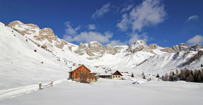la conca di Fuciade; dolomiti di Fassa