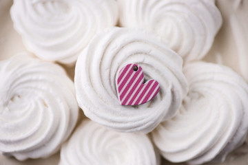 Obraz na płótnie Canvas White apple marshmallows, homemade zephyr for valentine day