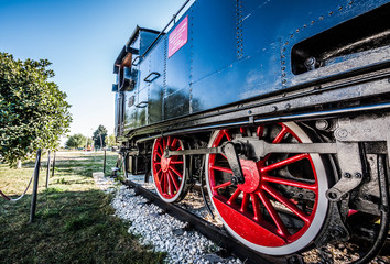 Obraz premium ruote locomotiva su binario