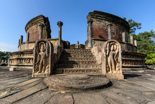 Ancient City of Polonnaruwa, Vatadage (Circular Relic House) in Polonnaruwa Quadrangle, UNESCO World Heritage Site, Sri Lanka, Asia