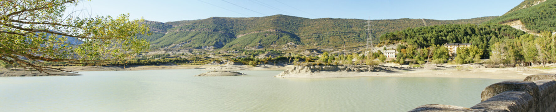 Embalse de Arguis, Huesca, Espa&ntilde;a