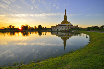 Fototapeta na wymiar Pagoda Mahabua, Roi-Et, Thailand