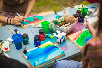 diy on air, people paint the crafts, Master class on painting