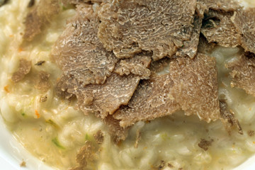 Italia,risotto con tartufo.