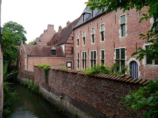 Fototapeta na wymiar Kloster am Ufer in Leuven