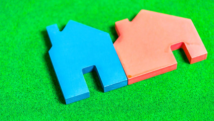 赤い家と青い家のミニチュア
