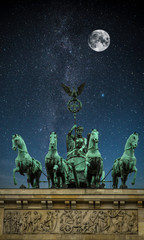 Brandenburg Gate night.