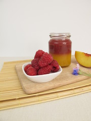 Schichtkonfitüre Pfirsich Melba