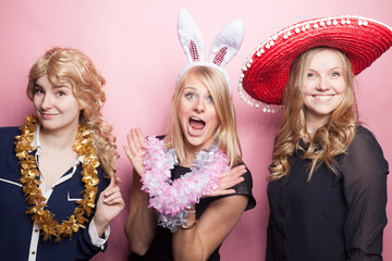 Gruppe Frauen macht Partyfoto