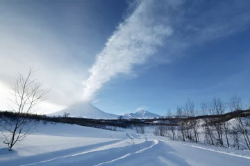 Papier Peint photo Lavable Volcan Éruption Klyuchevskaya Sopka - volcan actif du Kamtchatka