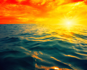 Fototapeta na wymiar sea and sunset