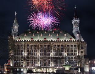 Aachen Feuerwerk Silvester Rathaus