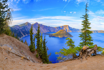 Crater lake view © aiisha