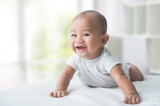 happy baby while tummy time