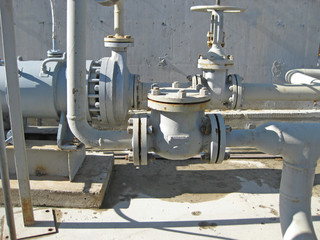 Latch on the pipeline