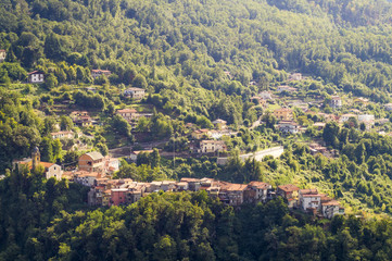 Fototapeta na wymiar historic town in the Apuan Alps, the area around Carrara