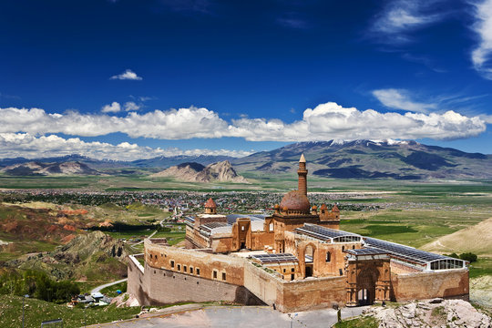Turkey. Doğubeyazıt. Ishak Pasha Palace (İshak Paşa Sarayı) - general view. There is a modern city in background