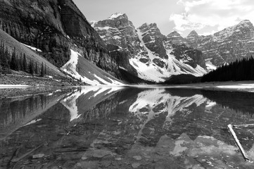 Valley of Ten Peaks glaciers scenic view