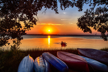 sunset Canoe - 101487835