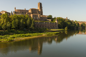 Cathédrale fortifiée Sainte-Cécile à Albi dans la cité épi