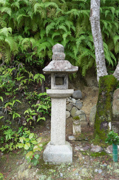 Stone lantern in Kyoto mimuroto-ji garden
