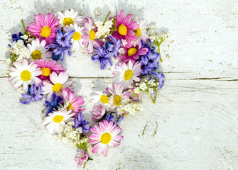I love you: romantic heart made of flowers :)