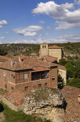 Fototapeta na wymiar medieval villlage of Calatañazor, Soria province, Casitlla y Le