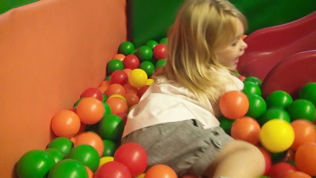 Game room girl ball pool 2