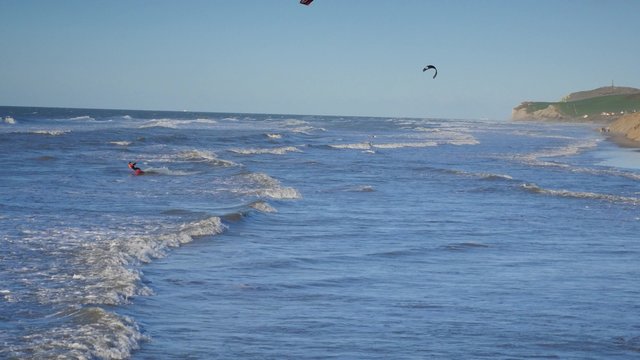 kitesurfeurs dans la baie de Wissant