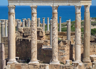 Libye, portique du théâtre romain à Leptis Magna