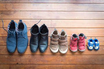 chaussure bébé, enfants, papa maman