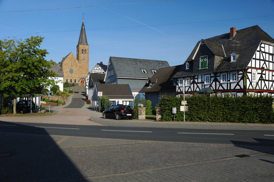 Wilnsdorf alte Ortsmitte mit Kirche