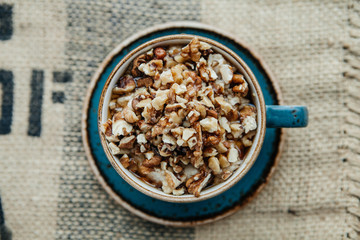 каша с фруктами и орехами