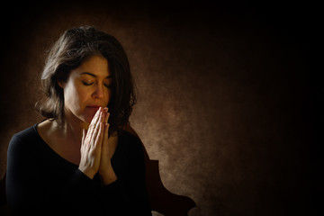donna in meditazione