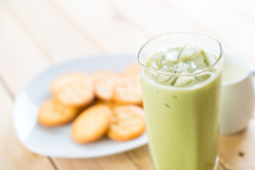 iced matcha latte