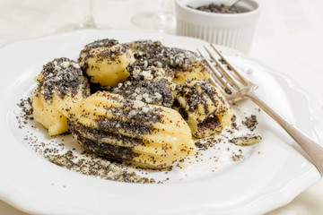 Gnocchi with poppy