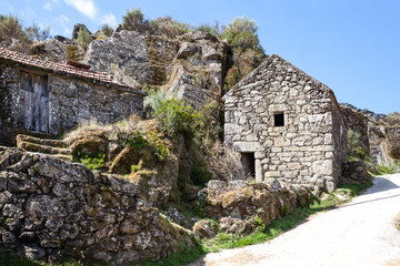 Fototapeta na wymiar old Portuguese village in the mountains