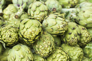 Background of whithered artichokes