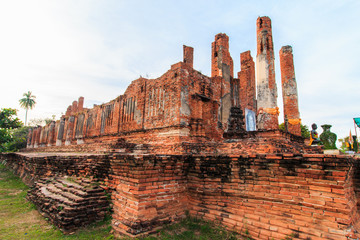 Fototapeta premium Grand Hall of Thammikarat Temple in Ayutthaya, Thailand)
