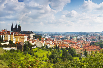 Fototapeta na wymiar View over historic center of Prague with castle, Czech Republic