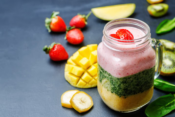 Mango Spinach strawberry kiwi banana smoothie