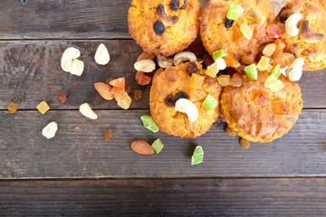 Carrot cupcakes with lemon and apple, nuts