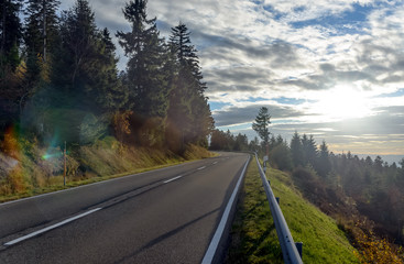 Asphalt road that runs along the mountain