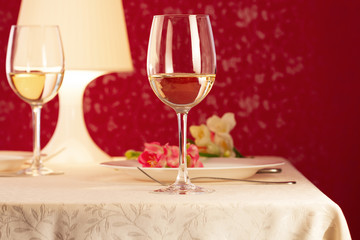 Twoo white wine glasses