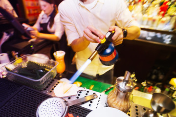 Process of preparing a cocktail