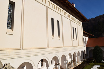 Sambata de Sus monastery building