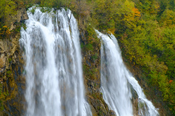 Fototapeta na wymiar Waterfall the Plitvice Lakes
