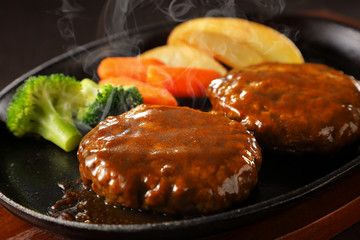 デミグラス ハンバーグ　Hamburger Steak with Japanese Demi-glace Sauce