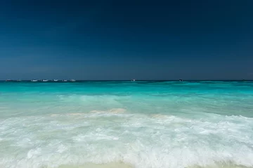 Foto auf Acrylglas Meer / Ozean Water splash and clear on beautiful beach ,Located at Ta Cai Island ,Thailand