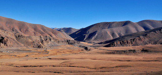Fototapeta na wymiar panorama of hills in the Tibet